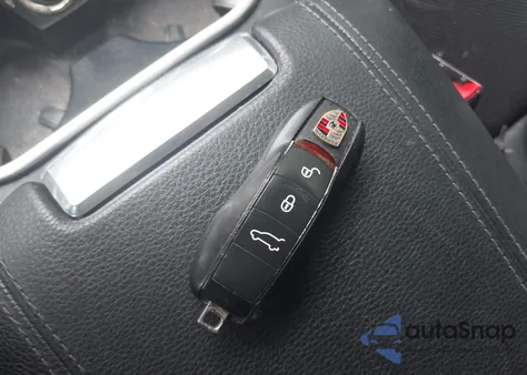 2018 Porsche Cayenne Platinum Edition z USA, uszkodzony, nr VIN WP1AA2A24JKA07227